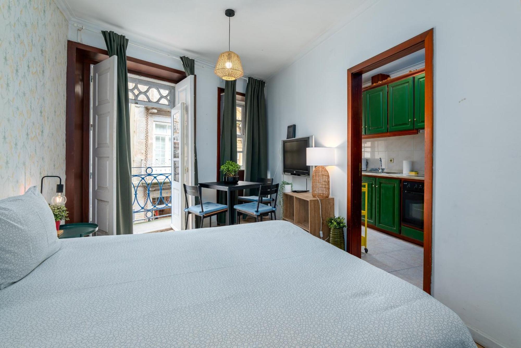 Renovated Feb25 Clerigos Cozy Balcony With Self Check In Apartment Porto Exterior photo